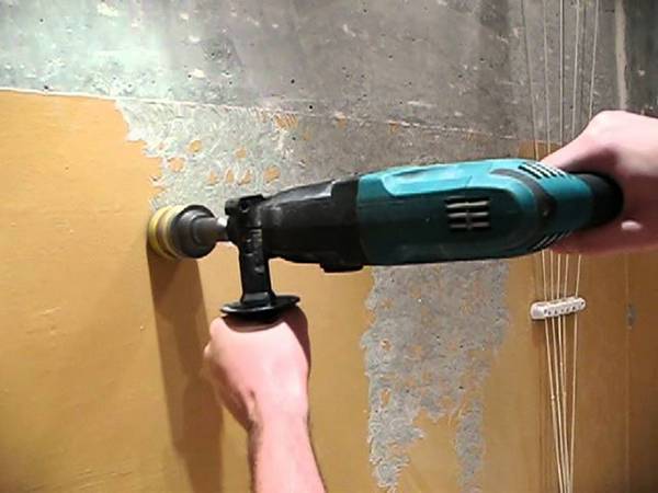 Как снять старую краску со стены в ванной и методы сделать это эффективней  ... - фото