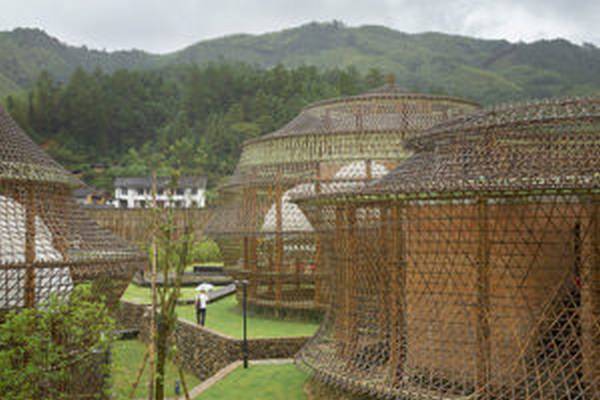Международная биеннале по бамбуковой архитектуре прошла в Китае - фото