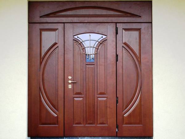Выбираем надежные входные двери для своего дома с фото