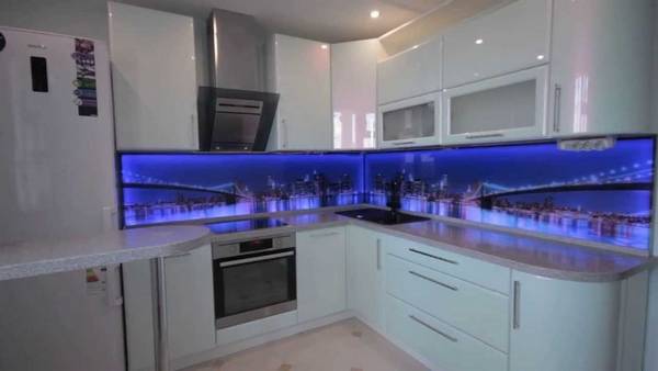 Подсветка стеклянного фартука на кухне своими руками с фото
