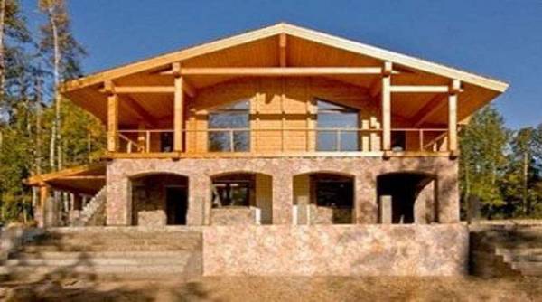 Строительство комбинированного дома из кирпича и дерева с фото