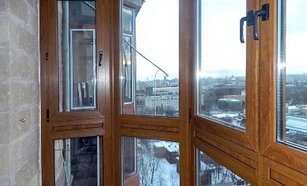 Теплое застекление лоджии французскими окнами с фото