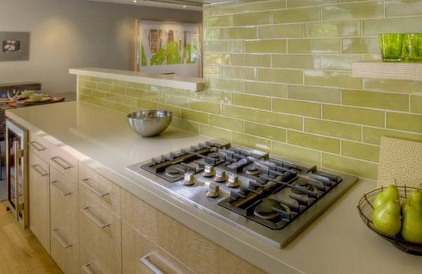 Варианты отделки стен на кухне: современные материалы - фото