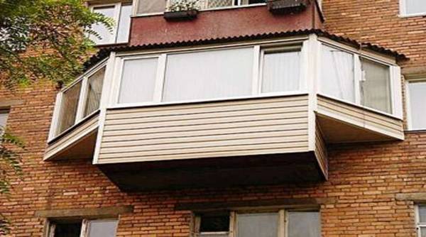 Виды остекления балконов: холодное и теплое остекление, французская конструкция, балкон с выносом, алюминиевая конструкция с фото